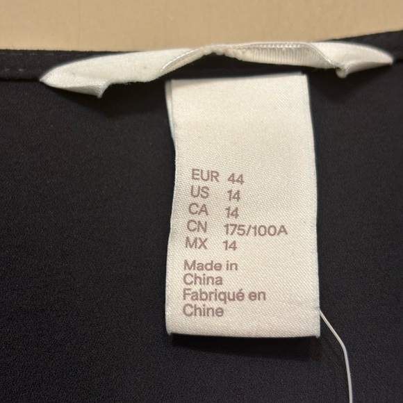 H&M NWT Tiered Dress with Tassles & Ruffled detail - Picture 4 of 8